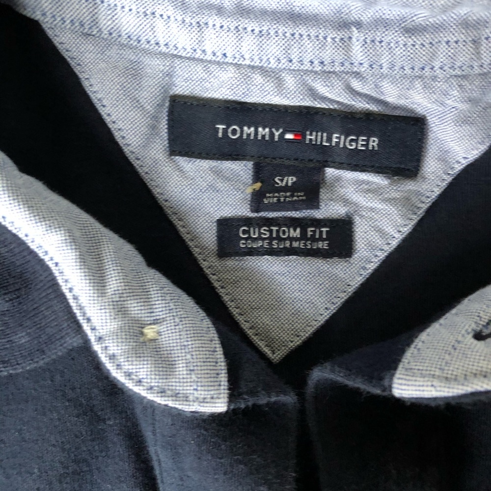 Small Tommy Hilfiger size small